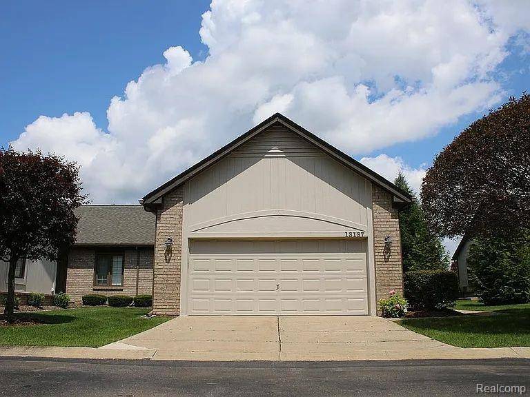 Sterling Heights, MI 48312,13187 HIGHLAND Circle