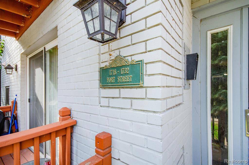 Trenton, MI 48183,1732 FORT Street 14