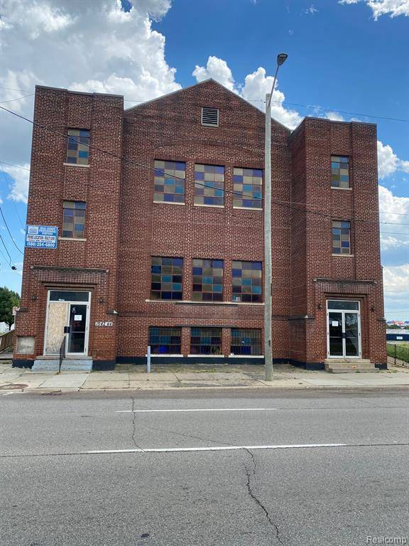 Detroit, MI 48207,1042 E WARREN Avenue