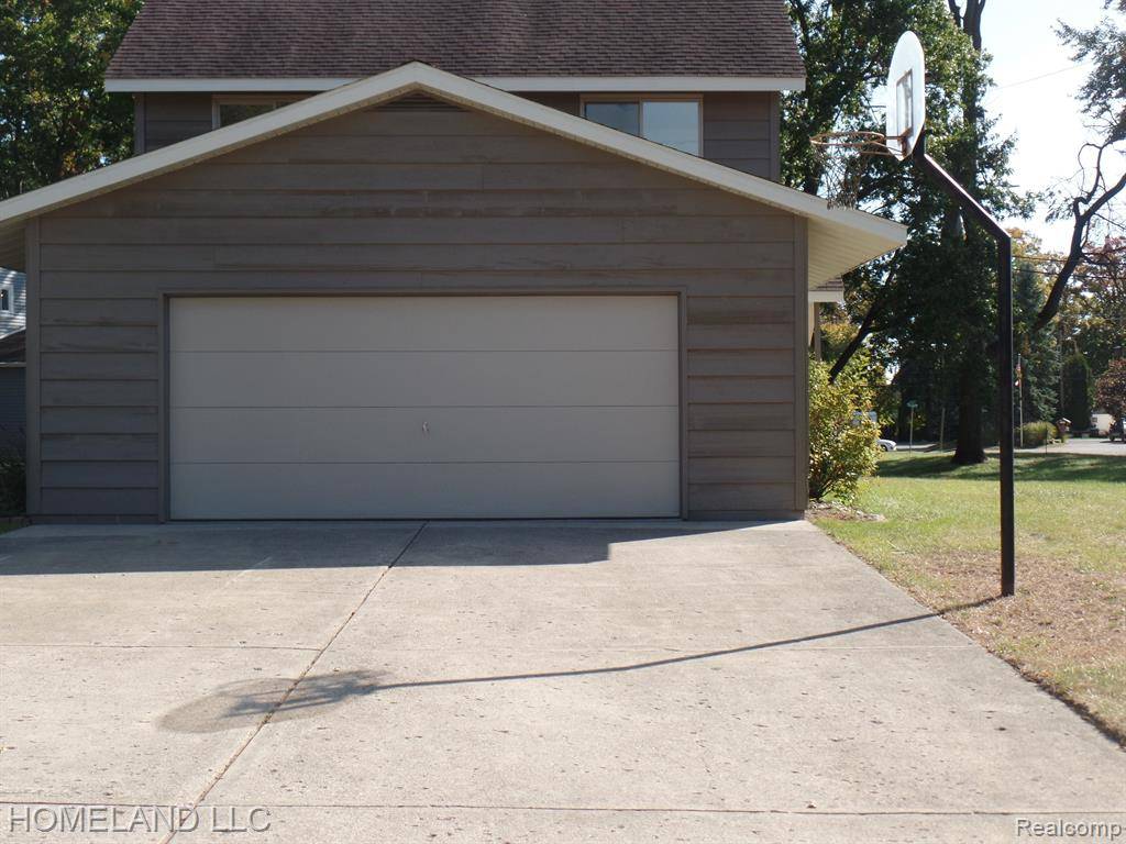 Waterford Twp, MI 48328,4572 FOREST Avenue