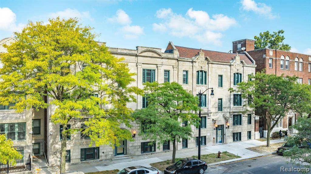 Detroit, MI 48202,100 Seward Street 218