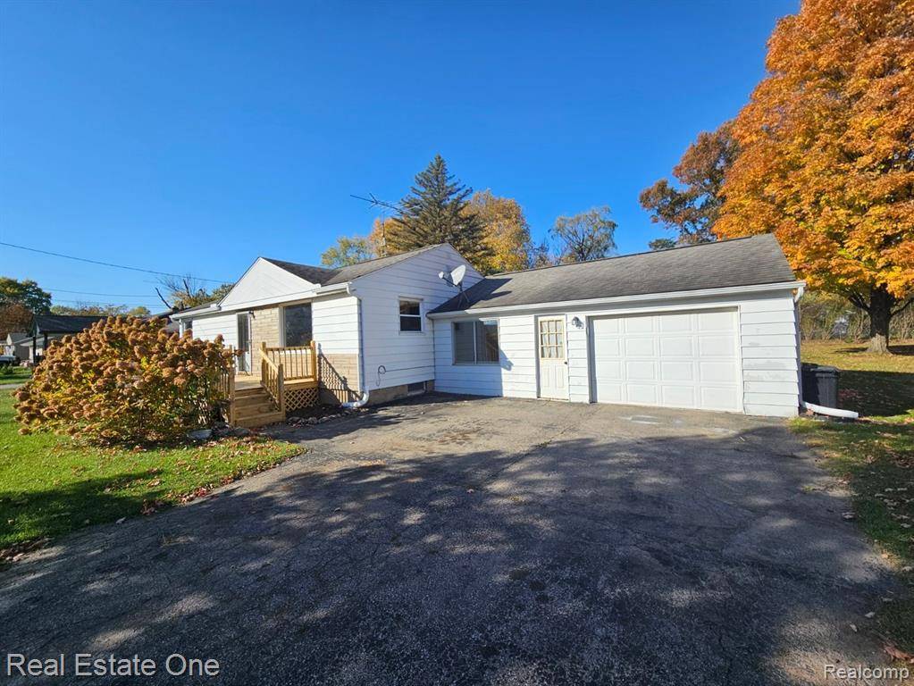 Burton, MI 48519,6095 SANDY Lane