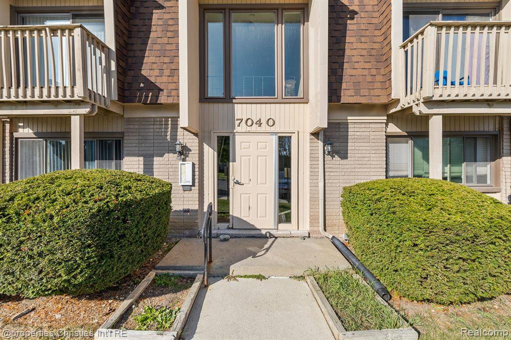 Waterford Twp, MI 48327,7040 VILLA Drive 6