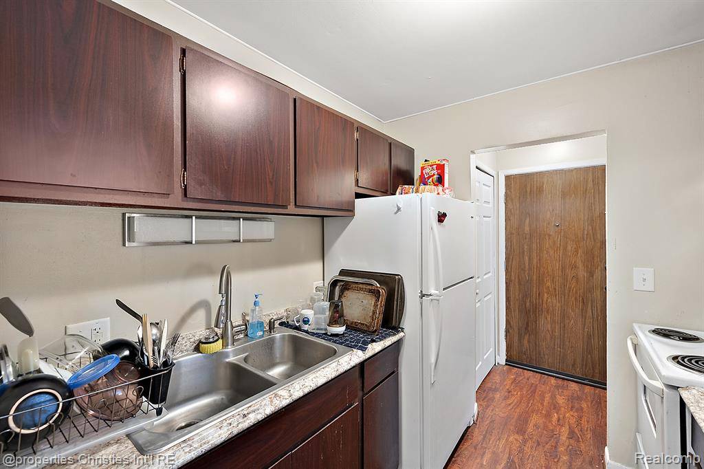 Waterford Twp, MI 48327,7040 VILLA Drive 6