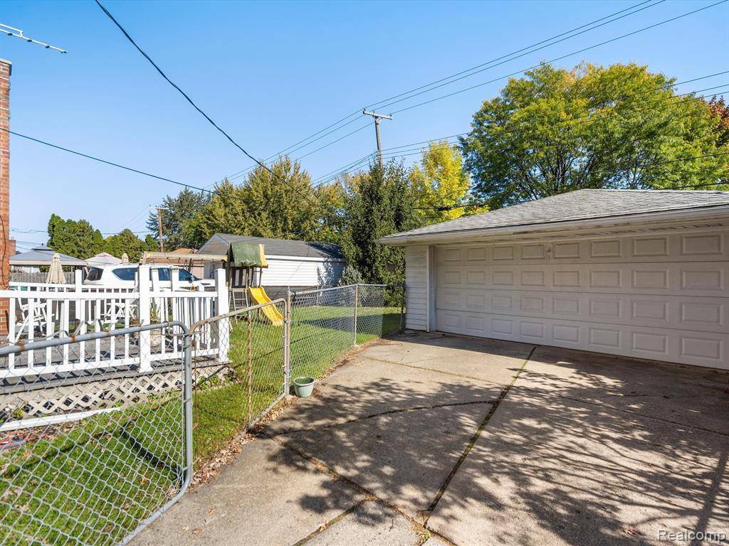 Eastpointe, MI 48021,24524 BECK Avenue