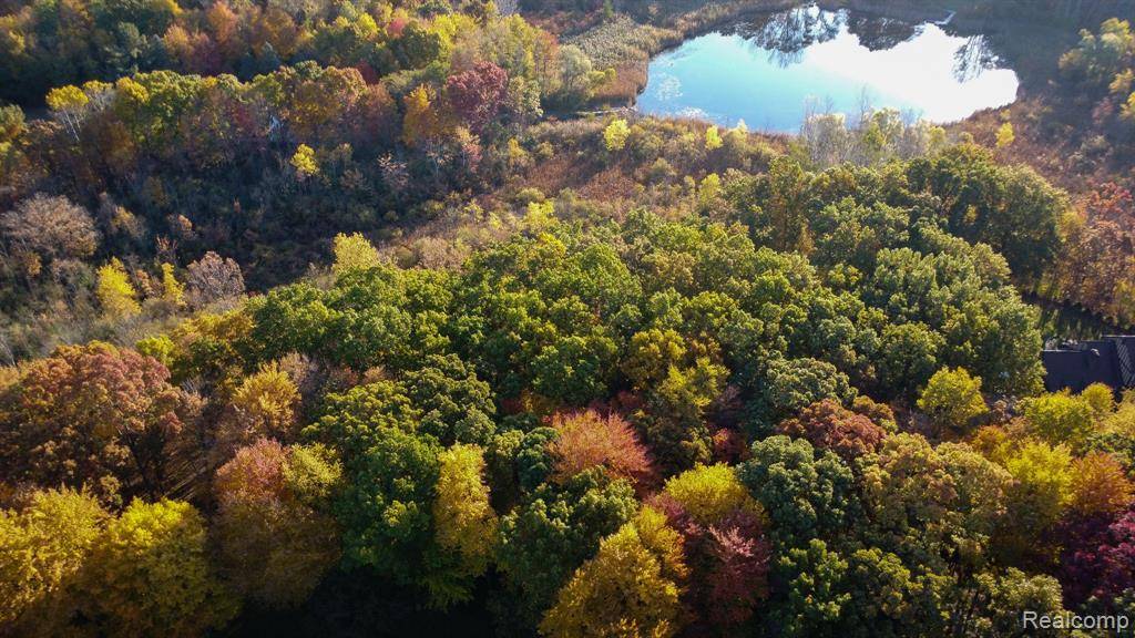 White Lake Twp, MI 48383,000 Lake Jason Lane