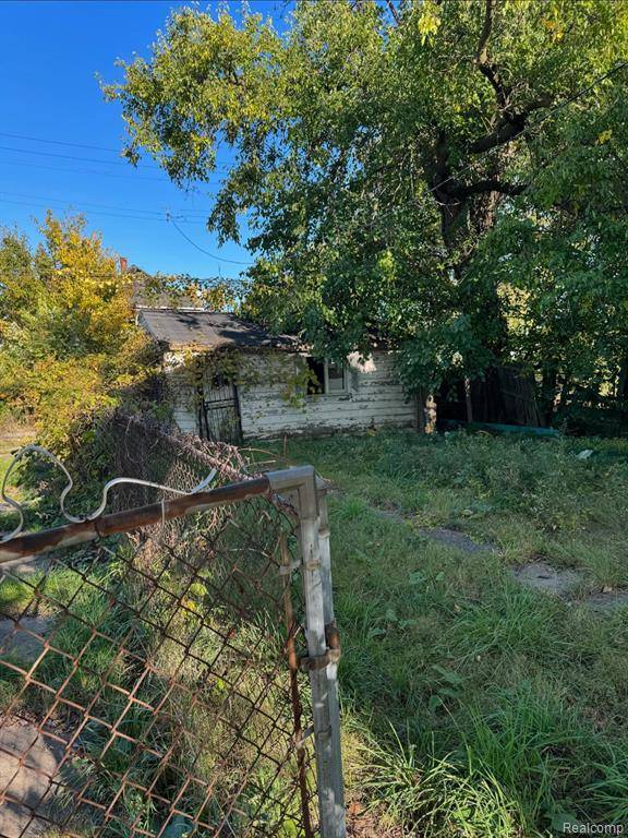 Detroit, MI 48213,6028 SEMINOLE Street
