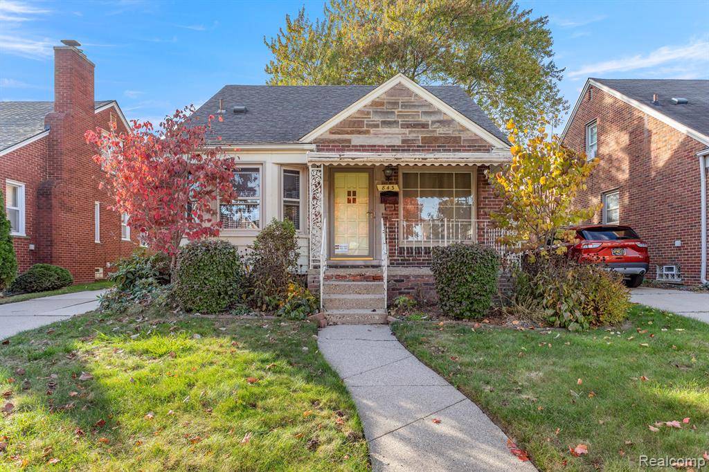Dearborn, MI 48128,843 MAYBURN Street