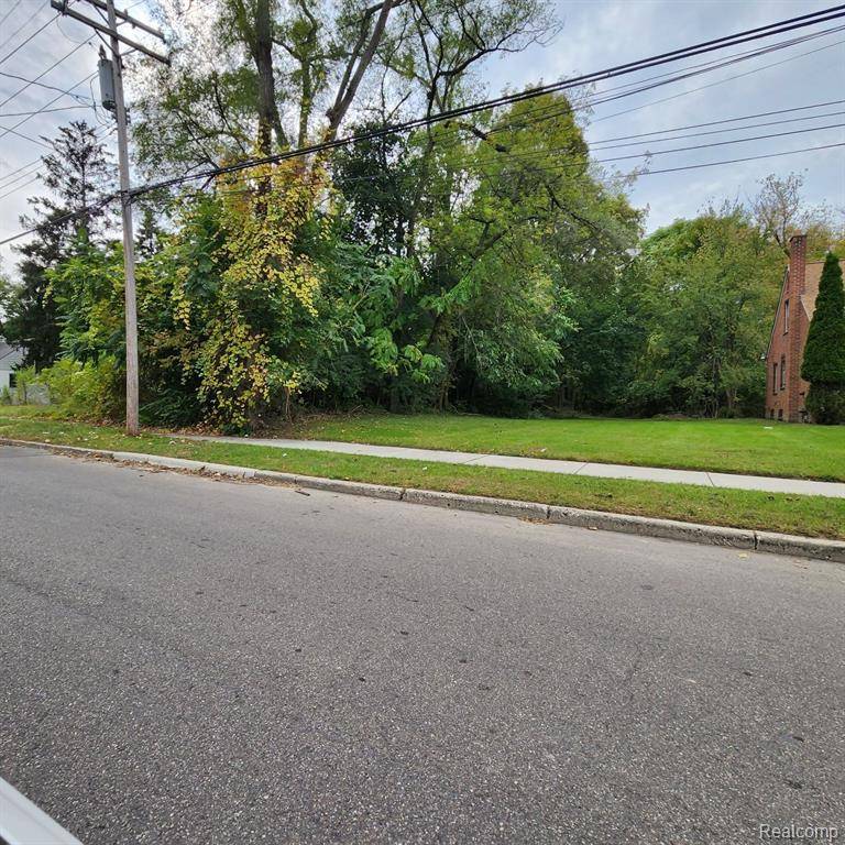 Detroit, MI 48219,17609 TRINITY Street