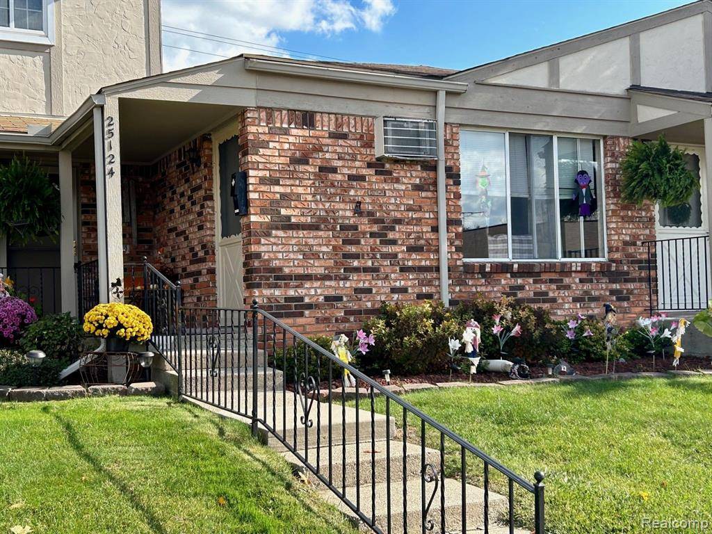 South Lyon, MI 48178,25124 Franklin Terrace 11 7