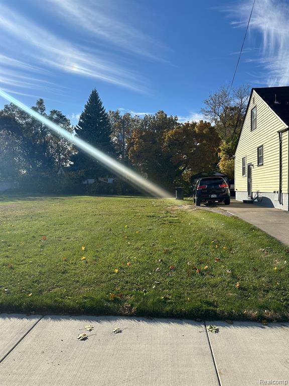 Detroit, MI 48228,7317 MEMORIAL Avenue