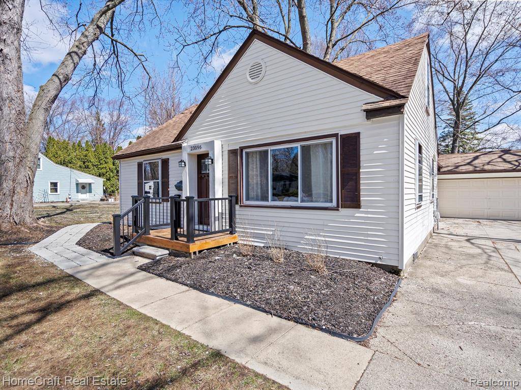 Farmington, MI 48336,23096 HAWTHORNE Street