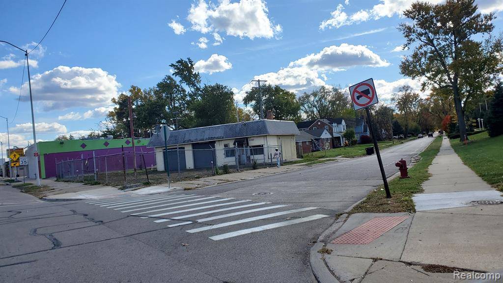 Detroit, MI 48219,21243 GRAND RIVER Avenue