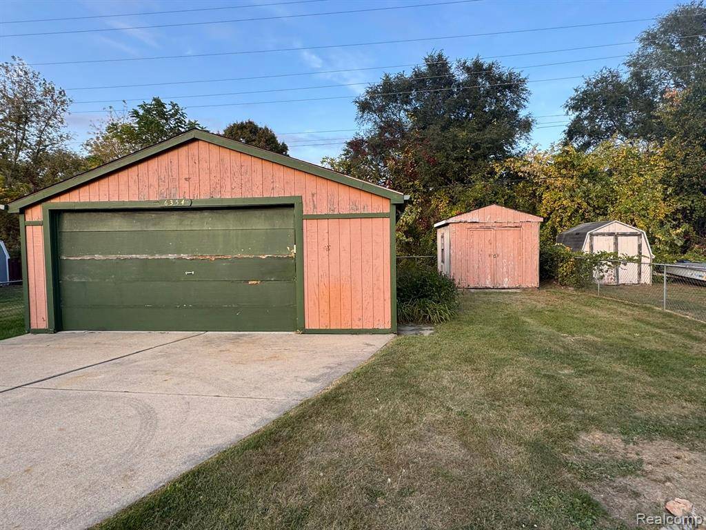 Waterford Twp, MI 48329,6354 SALINE Drive
