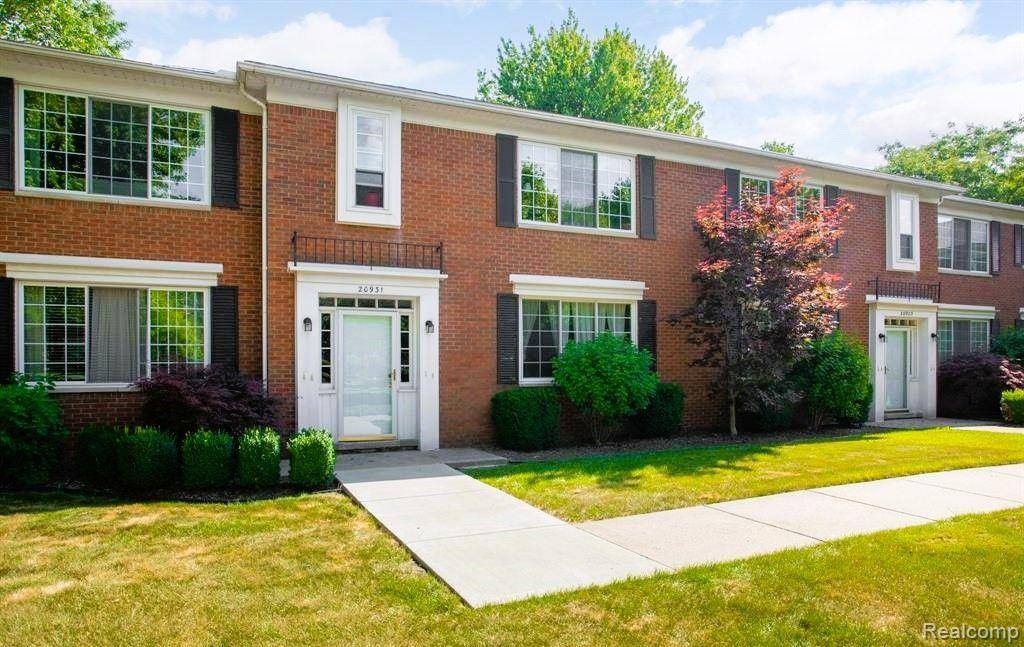 Harper Woods, MI 48225,20931 Wildwood  Drive 223