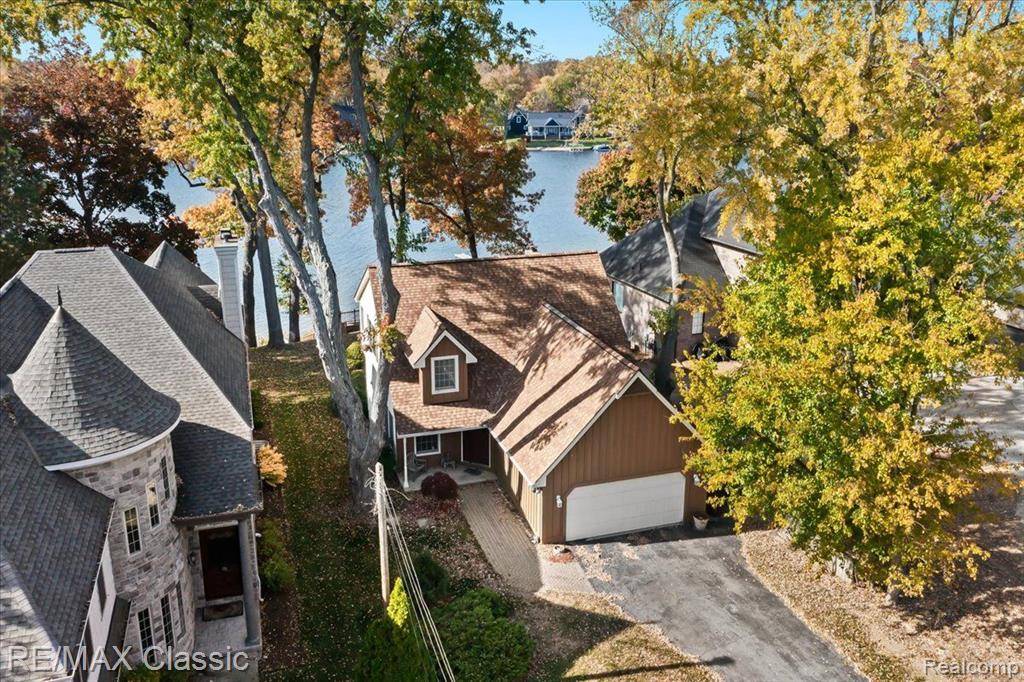 Commerce Twp, MI 48382,3238 EDGEWOOD PARK Drive