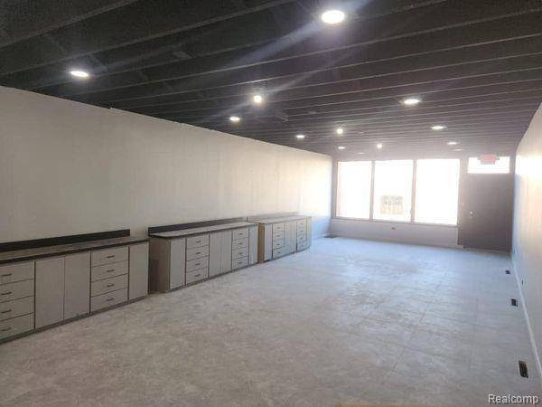 Redford Twp, MI 48240,25113 W 6 MILE Road