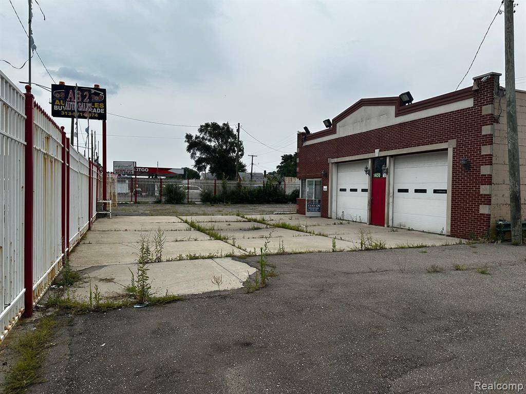 Detroit, MI 48205,14150 E 8 MILE Road