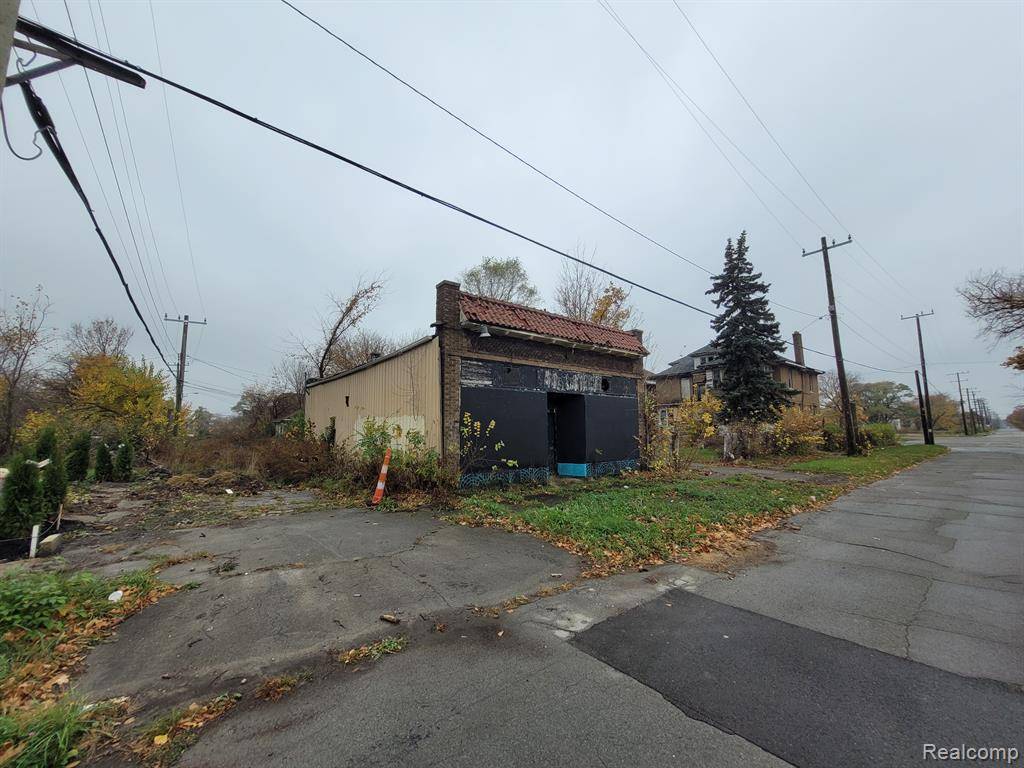 Detroit, MI 48208,3945 MOORE