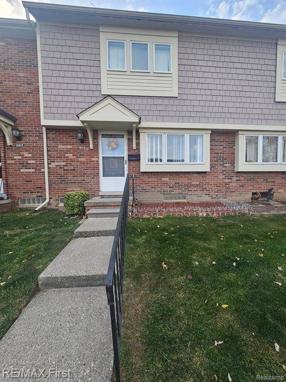 Clinton Twp, MI 48036,19910  Great Oaks Circle S