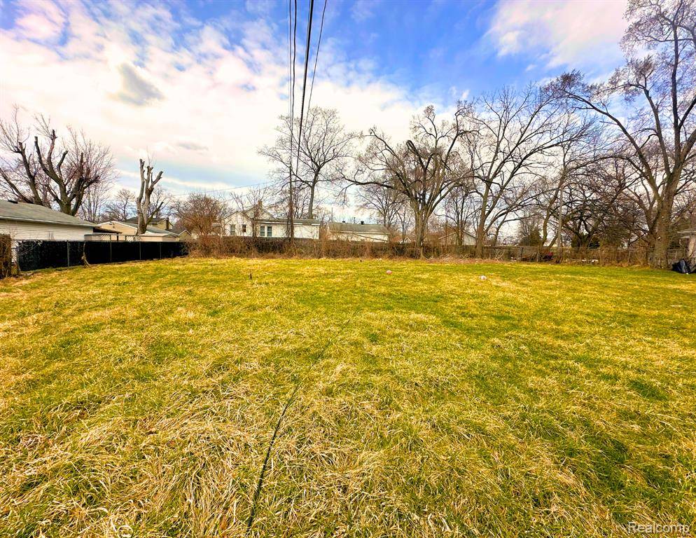 Monroe, MI 48161,16 LIBERTY Court