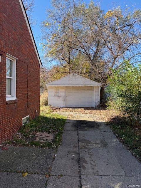Detroit, MI 48219,19739 GRANDVILLE Avenue