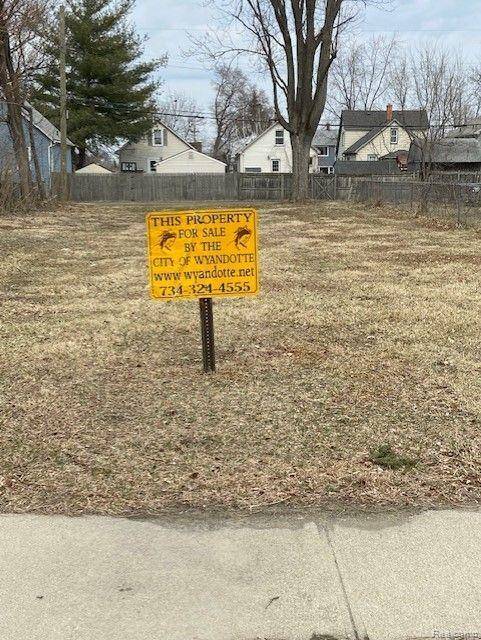 Wyandotte, MI 48192,1015 ELM Street