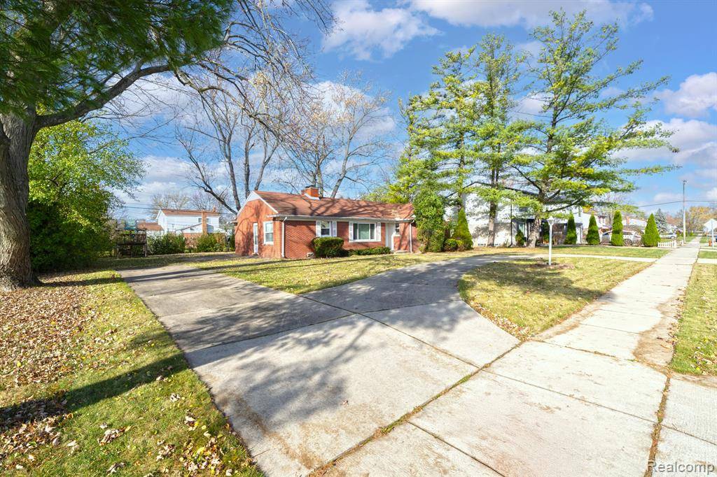 Southfield, MI 48076,29645 BRENTWOOD Street