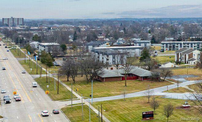 Riverview, MI 48193,15295 Pennsylvania Road