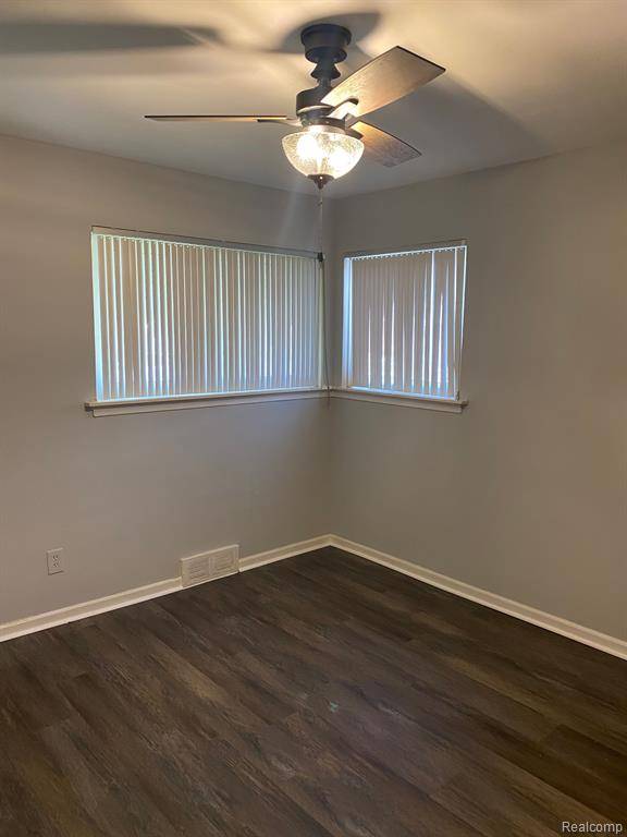 Eastpointe, MI 48021,24572 ROSALIND Avenue