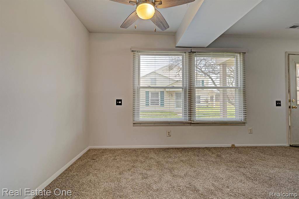 Orion Twp, MI 48360,2765 Fox Hollow Court