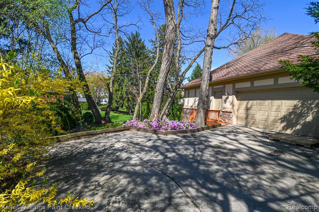 Bloomfield Hills, MI 48304,790 HIDDEN PINE Road