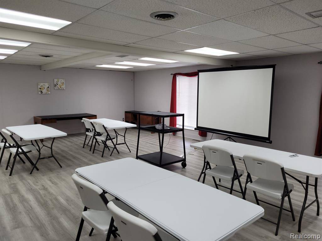 Southfield, MI 48033,24225 W 9 MILE Suite 130 Road W
