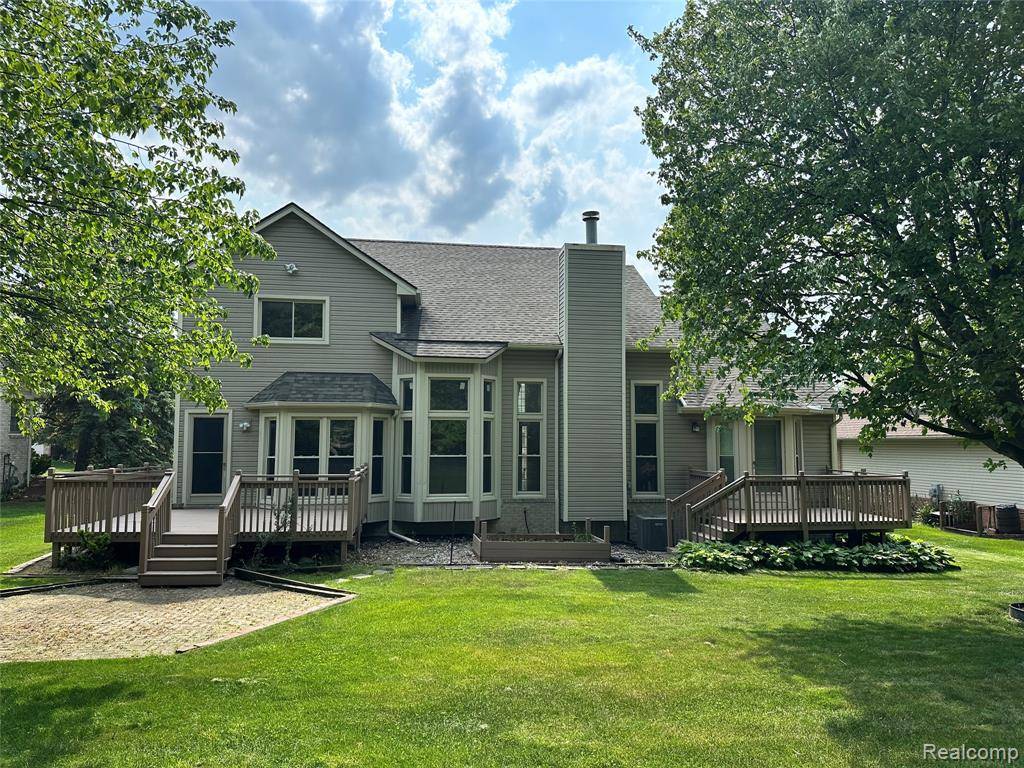 Farmington Hills, MI 48331,28240 GOLF POINTE Boulevard