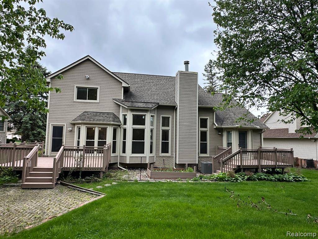 Farmington Hills, MI 48331,28240 GOLF POINTE Boulevard