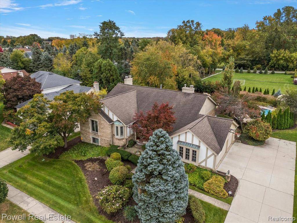 Troy, MI 48098,2065 RED MAPLE Drive
