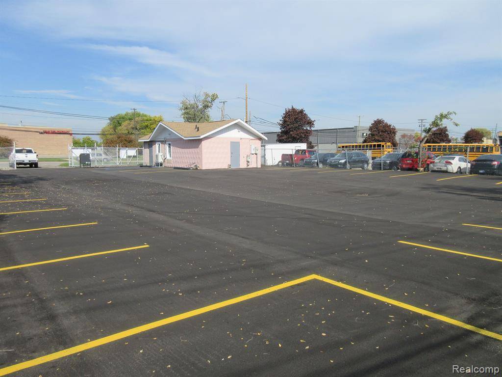 Eastpointe, MI 48021,17020 E 10 MILE Road