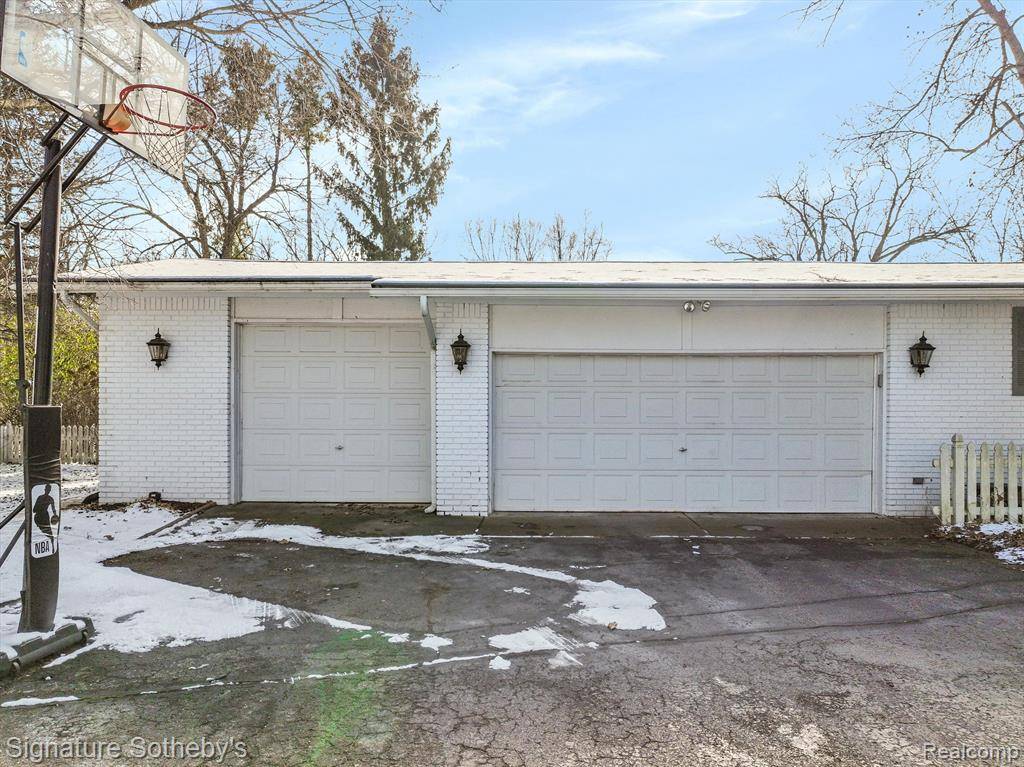 Ann Arbor, MI 48103,4250 CRESTLINE Drive