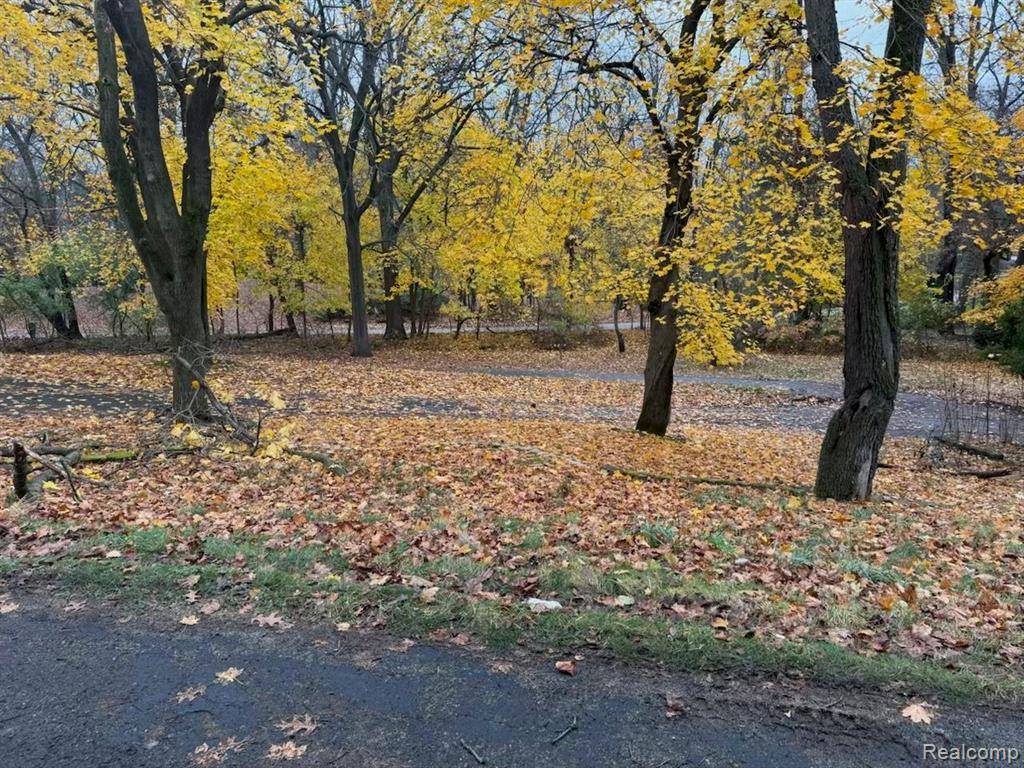 Bloomfield Twp, MI 48302,5050 PONVALLEY Road