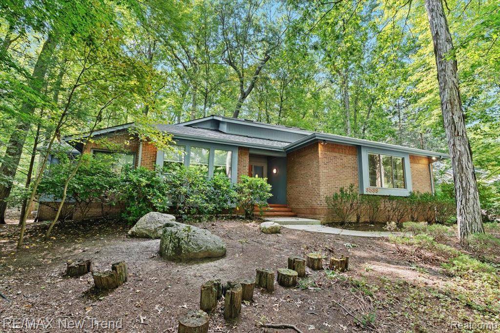 West Bloomfield Twp, MI 48324,3539 OAKLEAF Drive