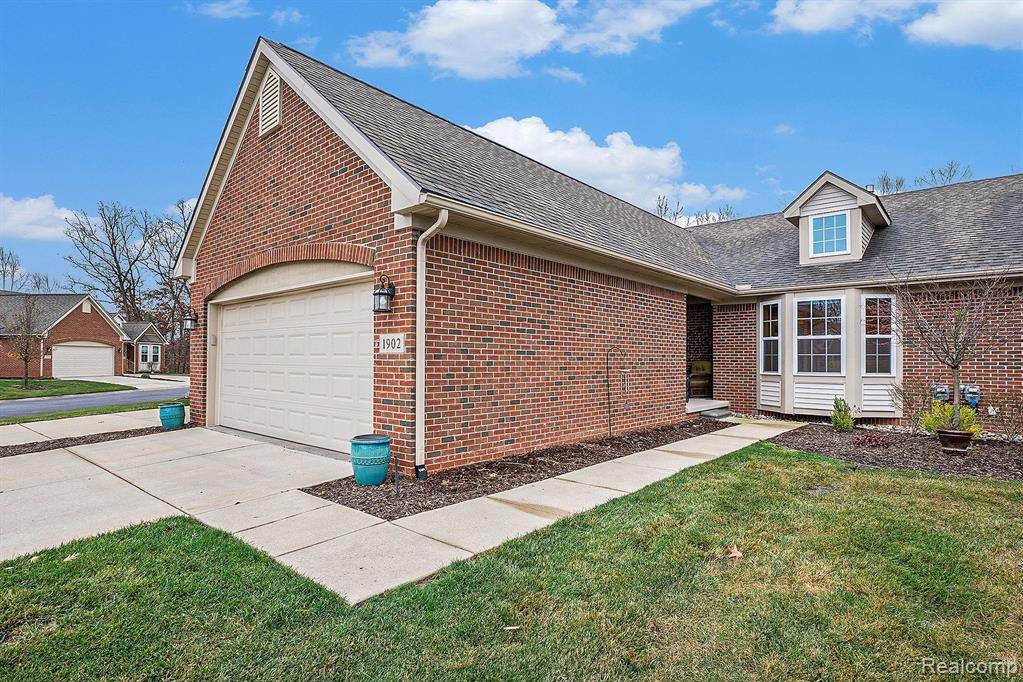 Genoa Twp, MI 48843,1902 EGRET POINTE