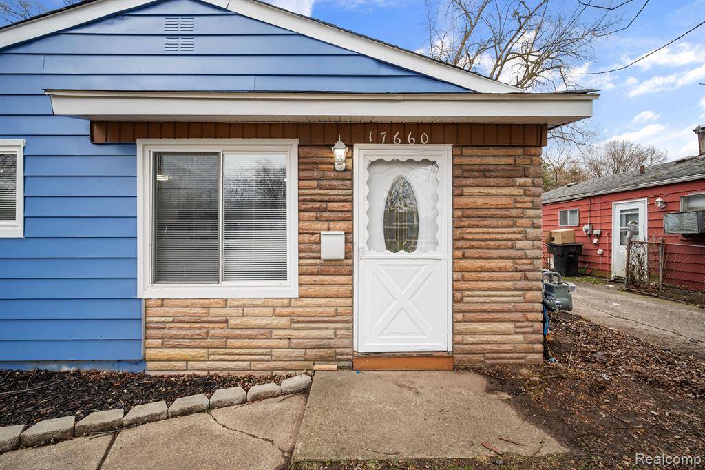 Detroit, MI 48240,17660 FIVE POINTS Street