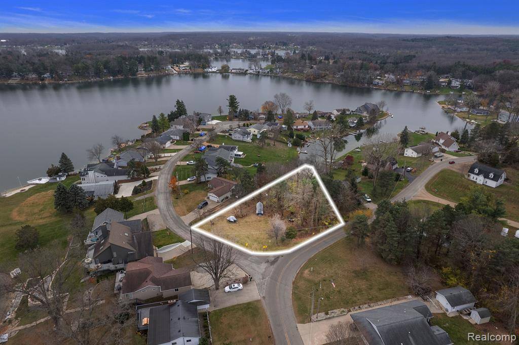 Somerset Twp, MI 49249,11768 Greenbriar Drive