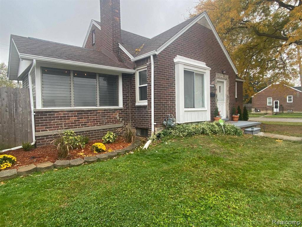 Harper Woods, MI 48225,19912 Elkhart Street