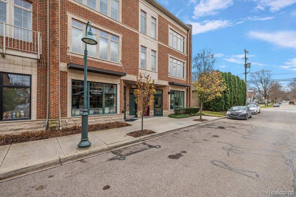 Birmingham, MI 48009,2004 Hazel Street