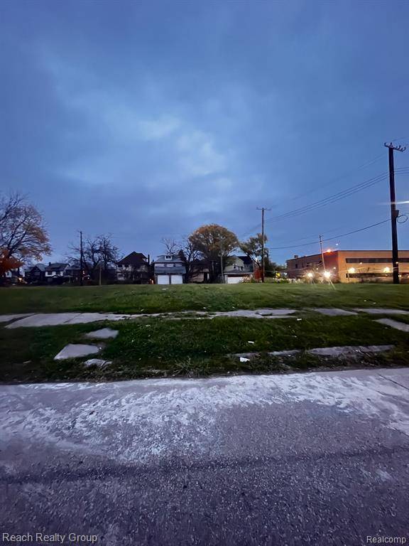 Detroit, MI 48214,1476 HURLBUT Street