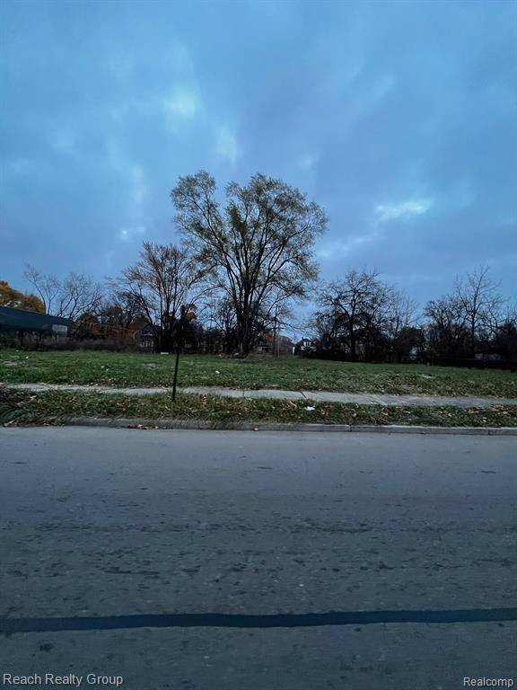 Detroit, MI 48214,4802 CADILLAC Boulevard