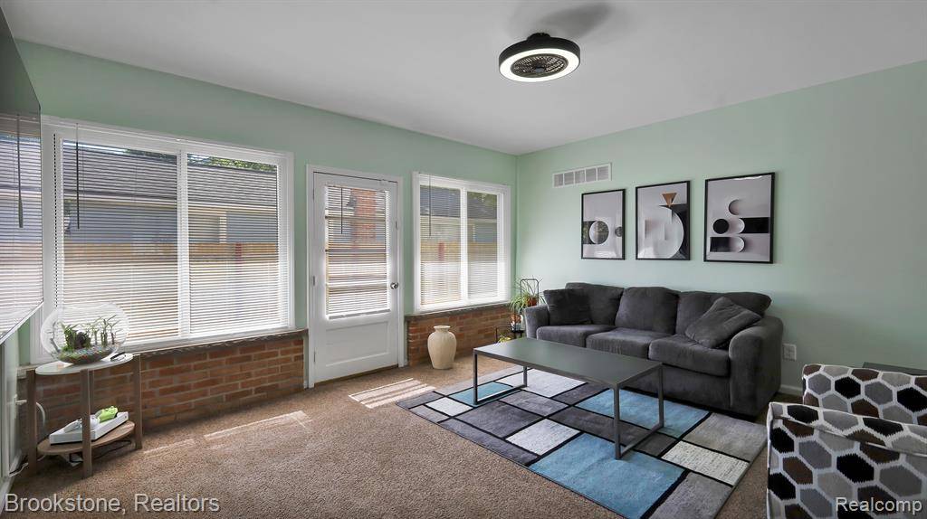 Rochester Hills, MI 48309,3105 SAINT CLAIR Drive