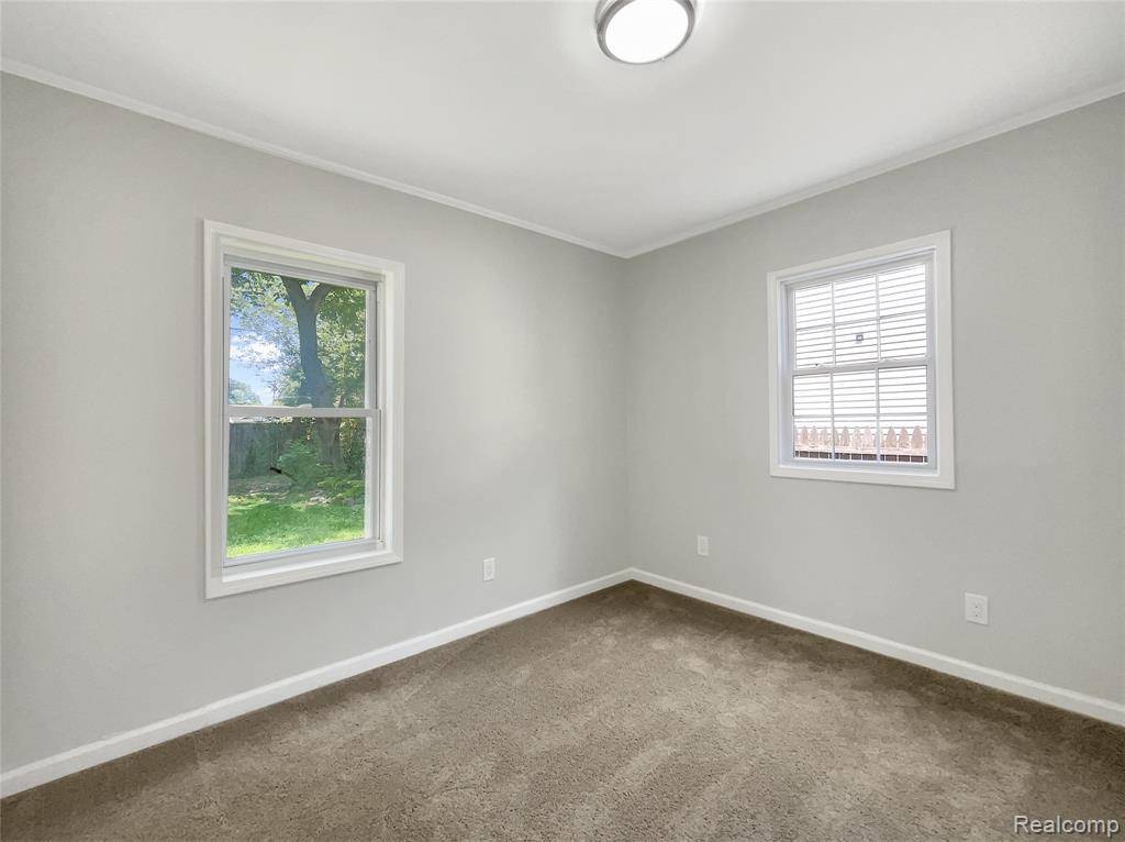 Farmington Hills, MI 48336,21521 ROOSEVELT Avenue