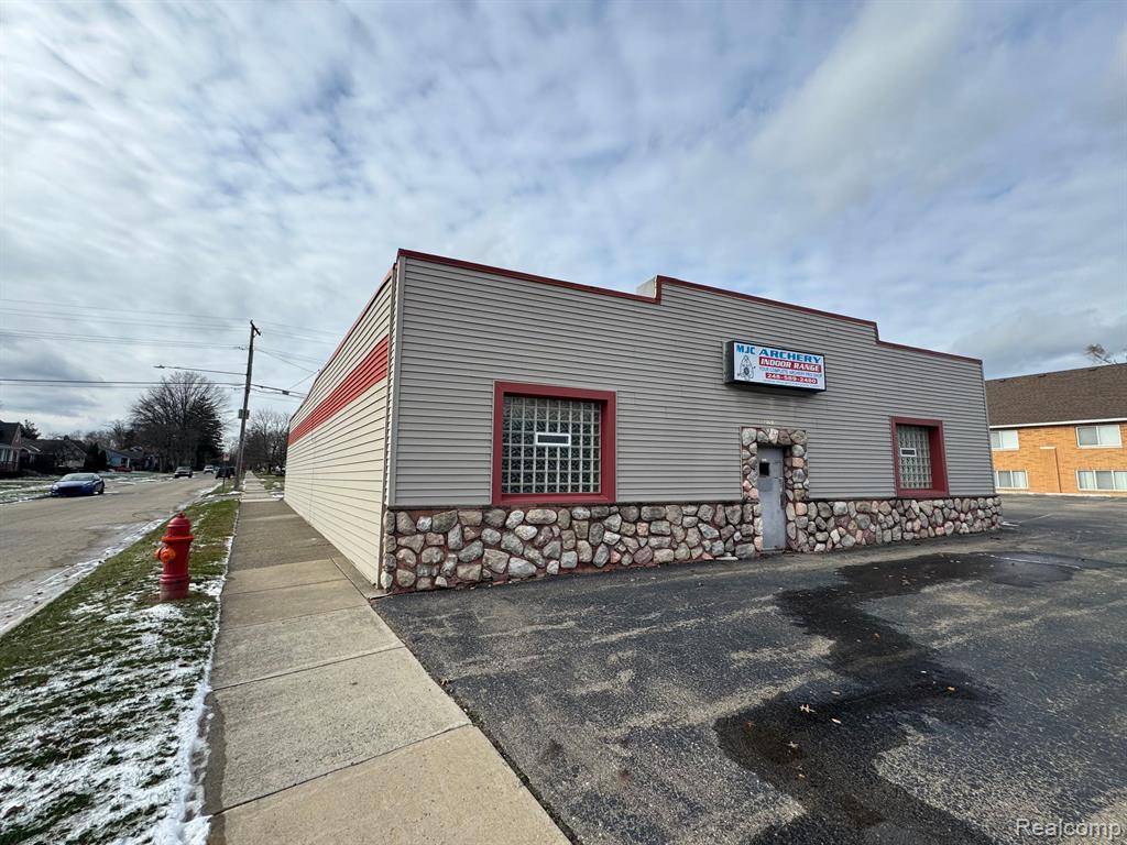 Royal Oak, MI 48073,3001 ROCHESTER Road